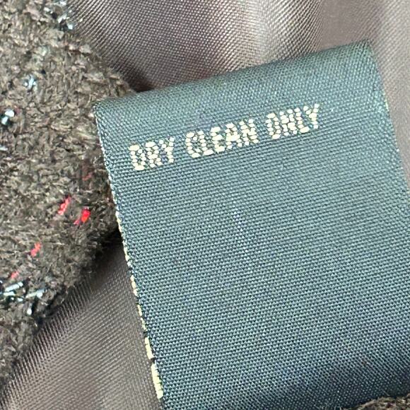 Tara Ryan Skirt Suit Woven
Brown, Red, Cream, Black Metallic size 12 - Picture 7 of 7